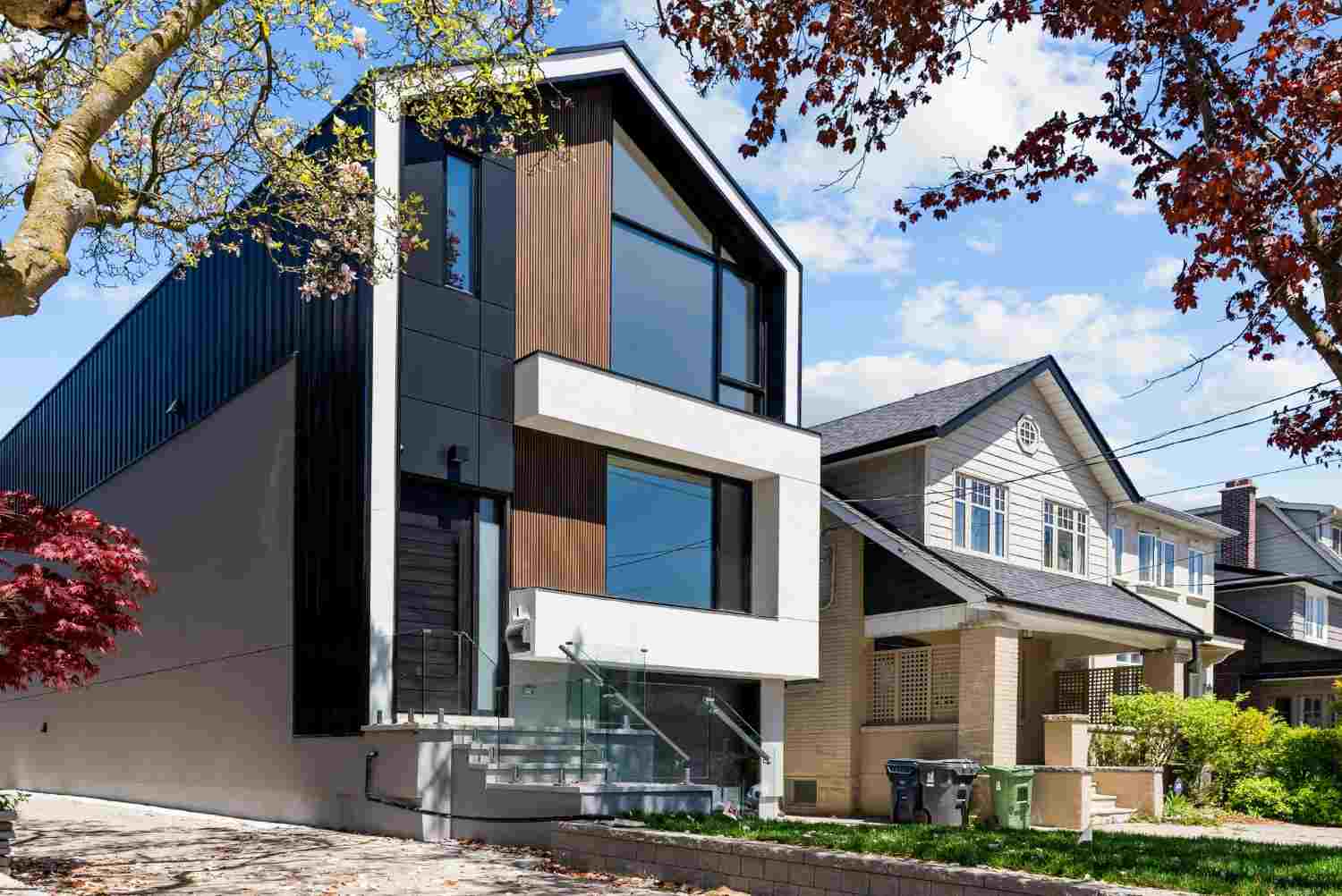 Modern townhome with timber and dark metal cladding